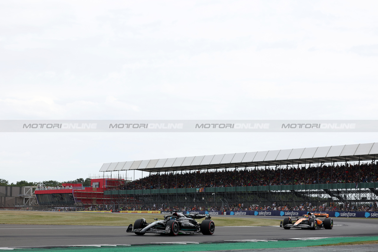 GP GRAN BRETAGNA, George Russell (GBR) Mercedes AMG F1 W14.

08.07.2023. Formula 1 World Championship, Rd 11, British Grand Prix, Silverstone, England, Qualifiche Day.

- www.xpbimages.com, EMail: requests@xpbimages.com © Copyright: Bearne / XPB Images