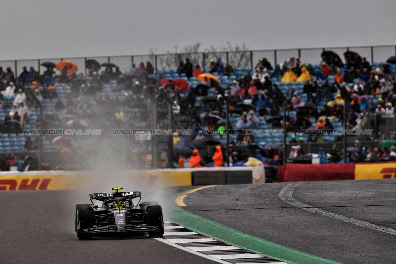 GP GRAN BRETAGNA, Lewis Hamilton (GBR) Mercedes AMG F1 W14.

08.07.2023. Formula 1 World Championship, Rd 11, British Grand Prix, Silverstone, England, Qualifiche Day.

- www.xpbimages.com, EMail: requests@xpbimages.com © Copyright: Staley / XPB Images