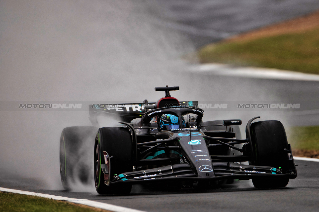 GP GRAN BRETAGNA, George Russell (GBR) Mercedes AMG F1 W14.

08.07.2023. Formula 1 World Championship, Rd 11, British Grand Prix, Silverstone, England, Qualifiche Day.

- www.xpbimages.com, EMail: requests@xpbimages.com © Copyright: Staley / XPB Images