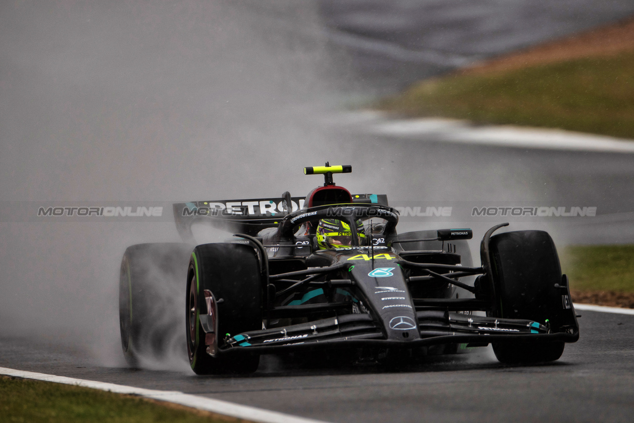 GP GRAN BRETAGNA, Lewis Hamilton (GBR) Mercedes AMG F1 W14.

08.07.2023. Formula 1 World Championship, Rd 11, British Grand Prix, Silverstone, England, Qualifiche Day.

- www.xpbimages.com, EMail: requests@xpbimages.com © Copyright: Staley / XPB Images