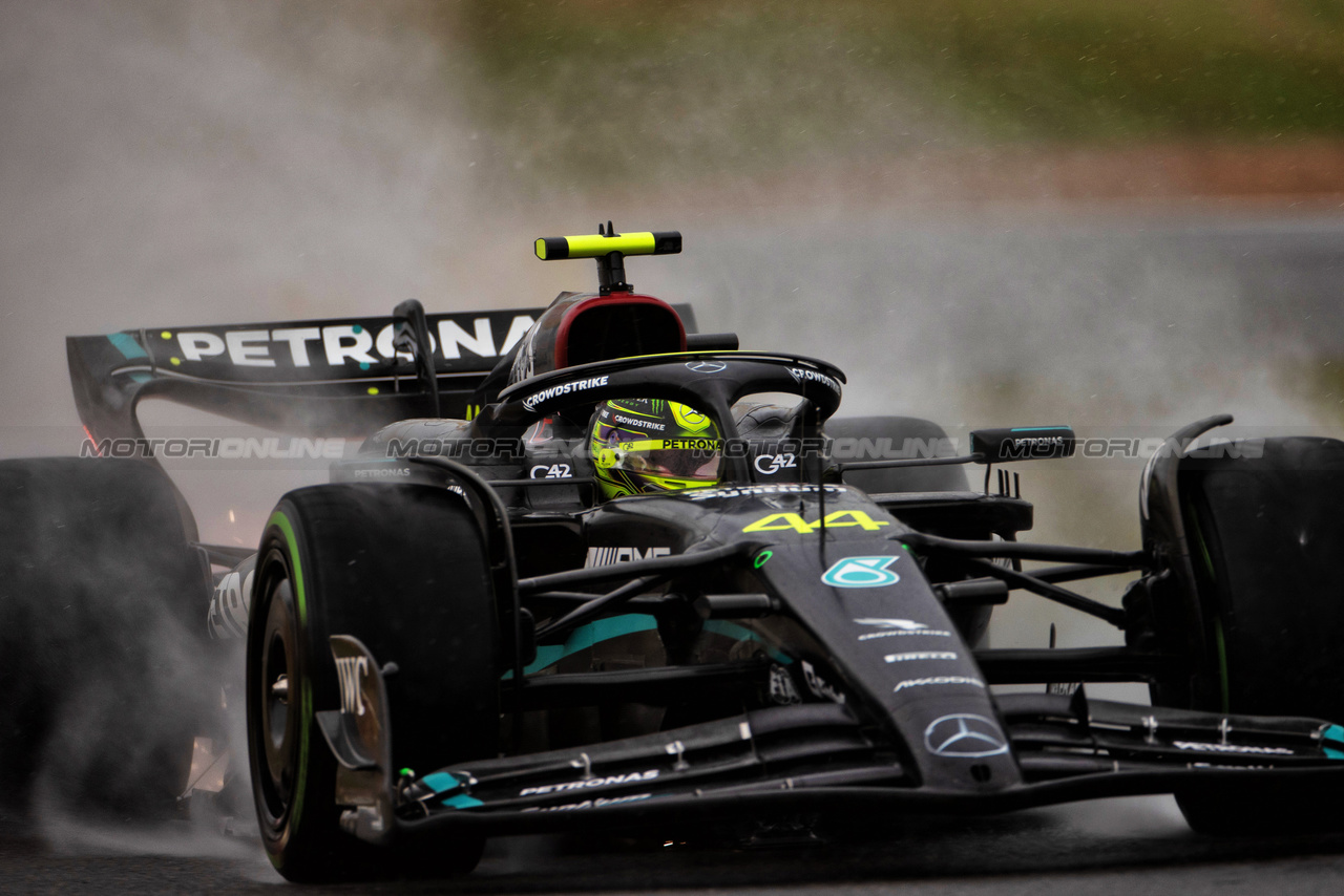 GP GRAN BRETAGNA, Lewis Hamilton (GBR) Mercedes AMG F1 W14.

08.07.2023. Formula 1 World Championship, Rd 11, British Grand Prix, Silverstone, England, Qualifiche Day.

- www.xpbimages.com, EMail: requests@xpbimages.com © Copyright: Staley / XPB Images