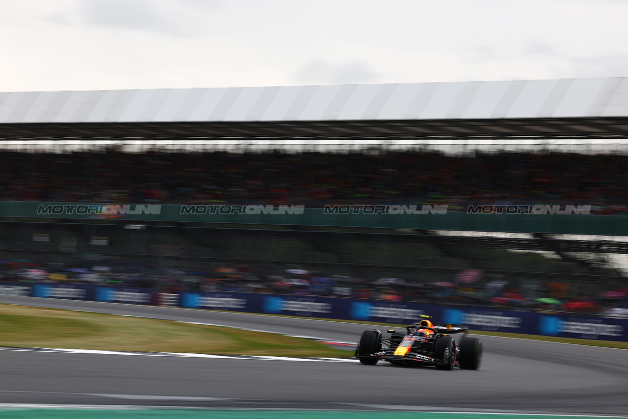 GP GRAN BRETAGNA, Sergio Perez (MEX) Red Bull Racing RB19.

08.07.2023. Formula 1 World Championship, Rd 11, British Grand Prix, Silverstone, England, Qualifiche Day.

 - www.xpbimages.com, EMail: requests@xpbimages.com © Copyright: Coates / XPB Images