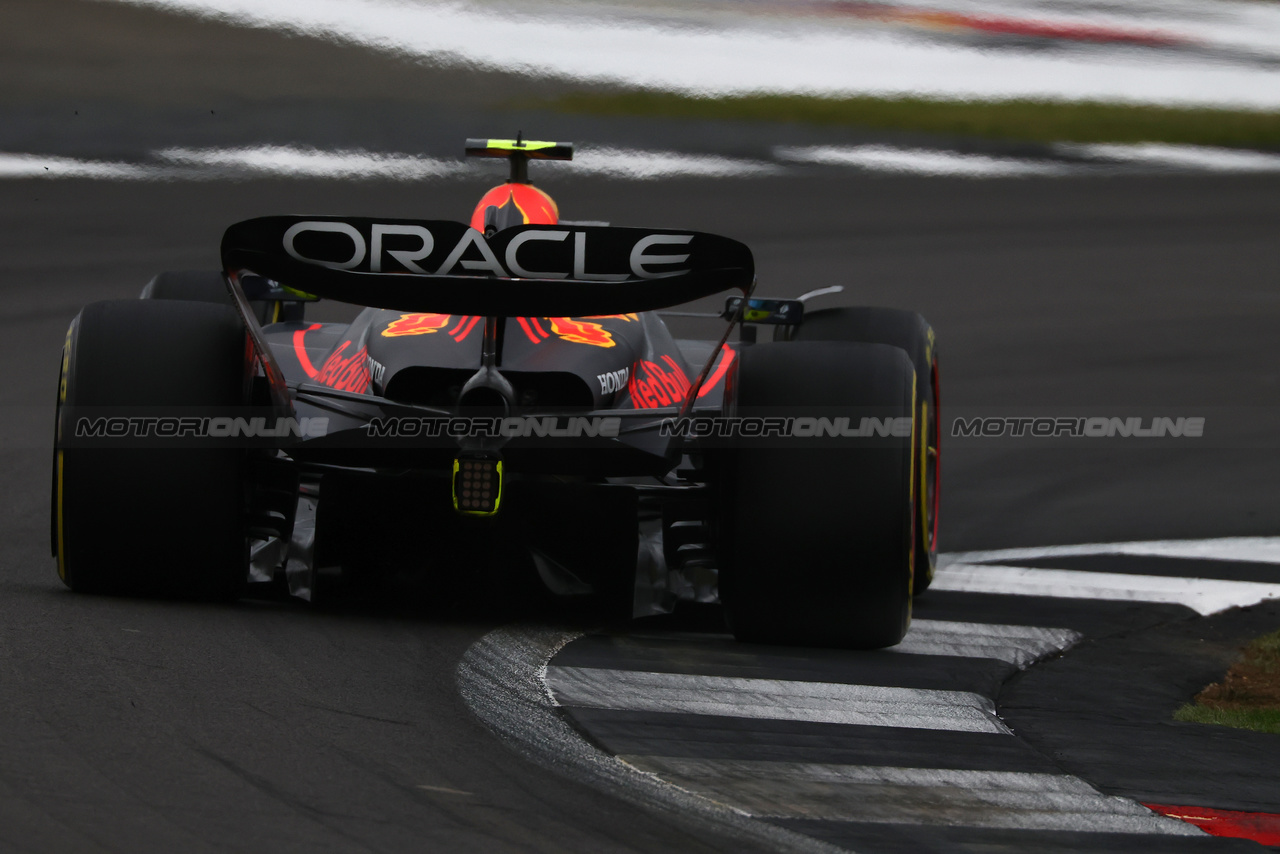 GP GRAN BRETAGNA, Sergio Perez (MEX) Red Bull Racing RB19.

08.07.2023. Formula 1 World Championship, Rd 11, British Grand Prix, Silverstone, England, Qualifiche Day.

 - www.xpbimages.com, EMail: requests@xpbimages.com © Copyright: Coates / XPB Images