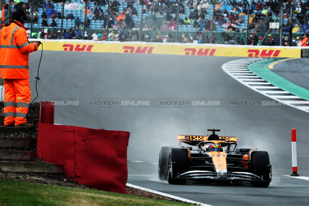 GP GRAN BRETAGNA, Oscar Piastri (AUS) McLaren MCL60.

08.07.2023. Formula 1 World Championship, Rd 11, British Grand Prix, Silverstone, England, Qualifiche Day.

 - www.xpbimages.com, EMail: requests@xpbimages.com © Copyright: Rew / XPB Images