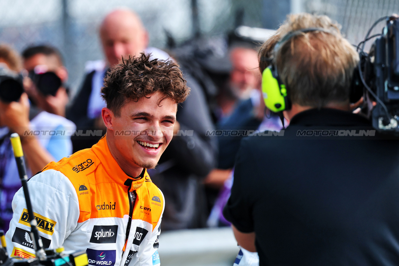 GP GRAN BRETAGNA, Second placed Lando Norris (GBR) McLaren in qualifying parc ferme.

08.07.2023. Formula 1 World Championship, Rd 11, British Grand Prix, Silverstone, England, Qualifiche Day.

- www.xpbimages.com, EMail: requests@xpbimages.com © Copyright: Batchelor / XPB Images