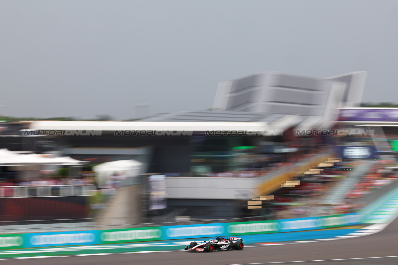 GP GRAN BRETAGNA, Kevin Magnussen (DEN) Haas VF-23.

08.07.2023. Formula 1 World Championship, Rd 11, British Grand Prix, Silverstone, England, Qualifiche Day.

- www.xpbimages.com, EMail: requests@xpbimages.com © Copyright: Batchelor / XPB Images