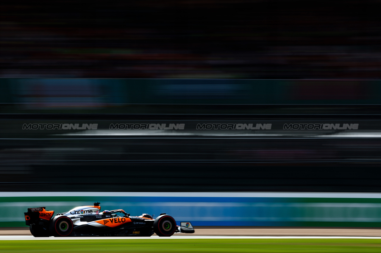 GP GRAN BRETAGNA, Oscar Piastri (AUS), McLaren 
08.07.2023. Formula 1 World Championship, Rd 11, British Grand Prix, Silverstone, England, Qualifiche Day.
- www.xpbimages.com, EMail: requests@xpbimages.com © Copyright: Charniaux / XPB Images