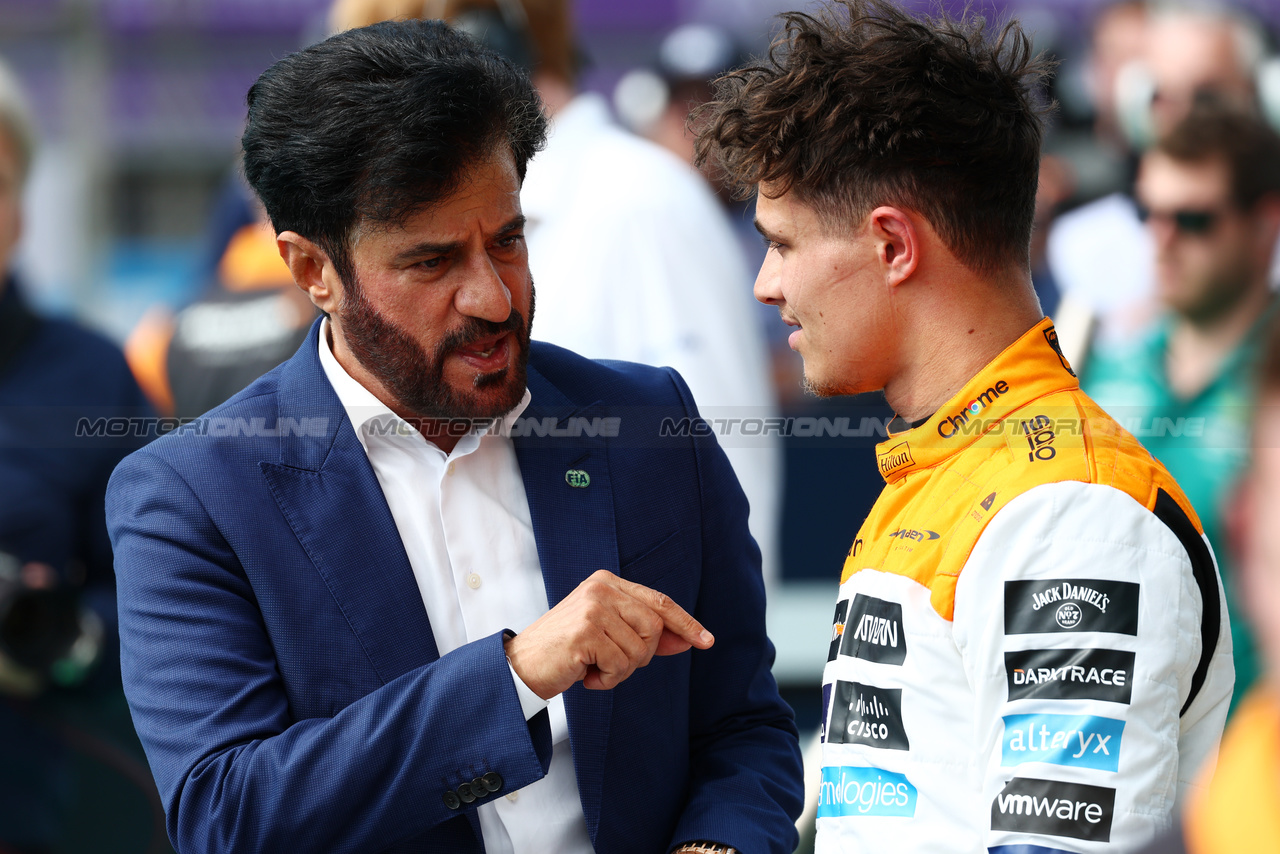 GP GRAN BRETAGNA, (L to R): Mohammed Bin Sulayem (UAE) FIA President with second placed Lando Norris (GBR) McLaren in qualifying parc ferme.

08.07.2023. Formula 1 World Championship, Rd 11, British Grand Prix, Silverstone, England, Qualifiche Day.

 - www.xpbimages.com, EMail: requests@xpbimages.com © Copyright: Coates / XPB Images