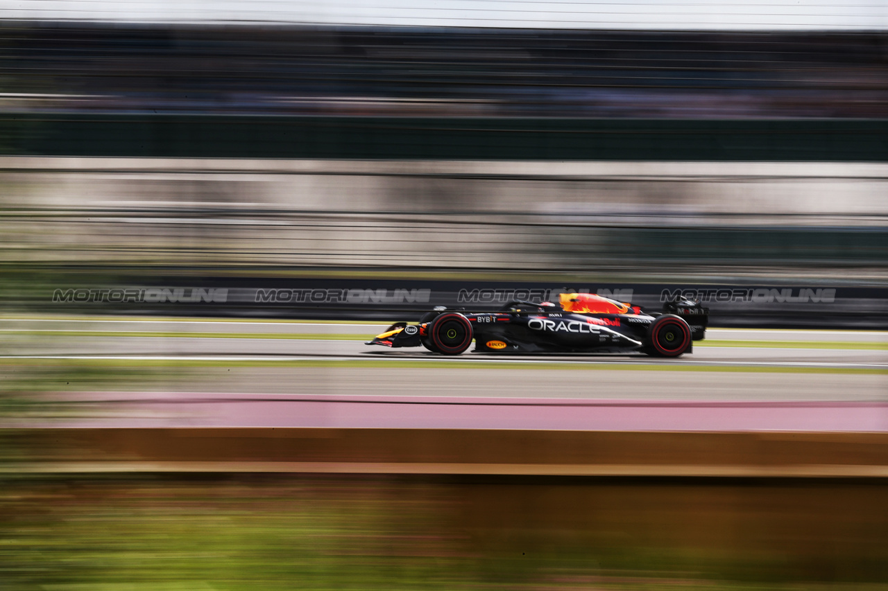 GP GRAN BRETAGNA, Max Verstappen (NLD) Red Bull Racing RB19.

08.07.2023. Formula 1 World Championship, Rd 11, British Grand Prix, Silverstone, England, Qualifiche Day.

- www.xpbimages.com, EMail: requests@xpbimages.com © Copyright: Staley / XPB Images