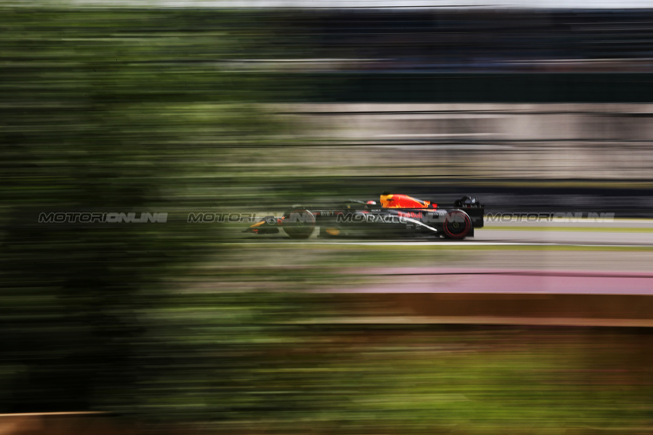 GP GRAN BRETAGNA, Max Verstappen (NLD) Red Bull Racing RB19.

08.07.2023. Formula 1 World Championship, Rd 11, British Grand Prix, Silverstone, England, Qualifiche Day.

- www.xpbimages.com, EMail: requests@xpbimages.com © Copyright: Staley / XPB Images