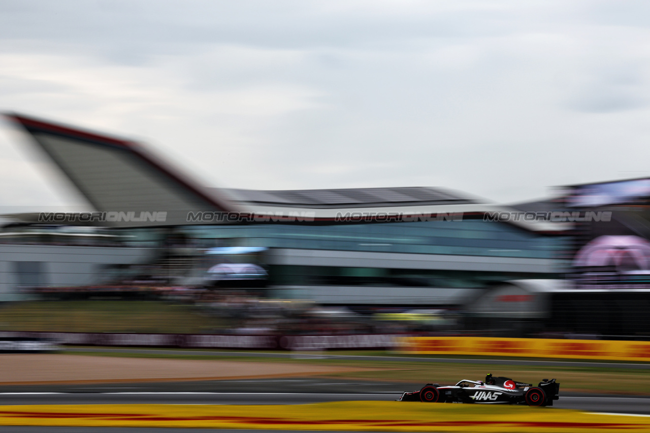 GP GRAN BRETAGNA, Nico Hulkenberg (GER) Haas VF-23.

08.07.2023. Formula 1 World Championship, Rd 11, British Grand Prix, Silverstone, England, Qualifiche Day.

 - www.xpbimages.com, EMail: requests@xpbimages.com © Copyright: Coates / XPB Images