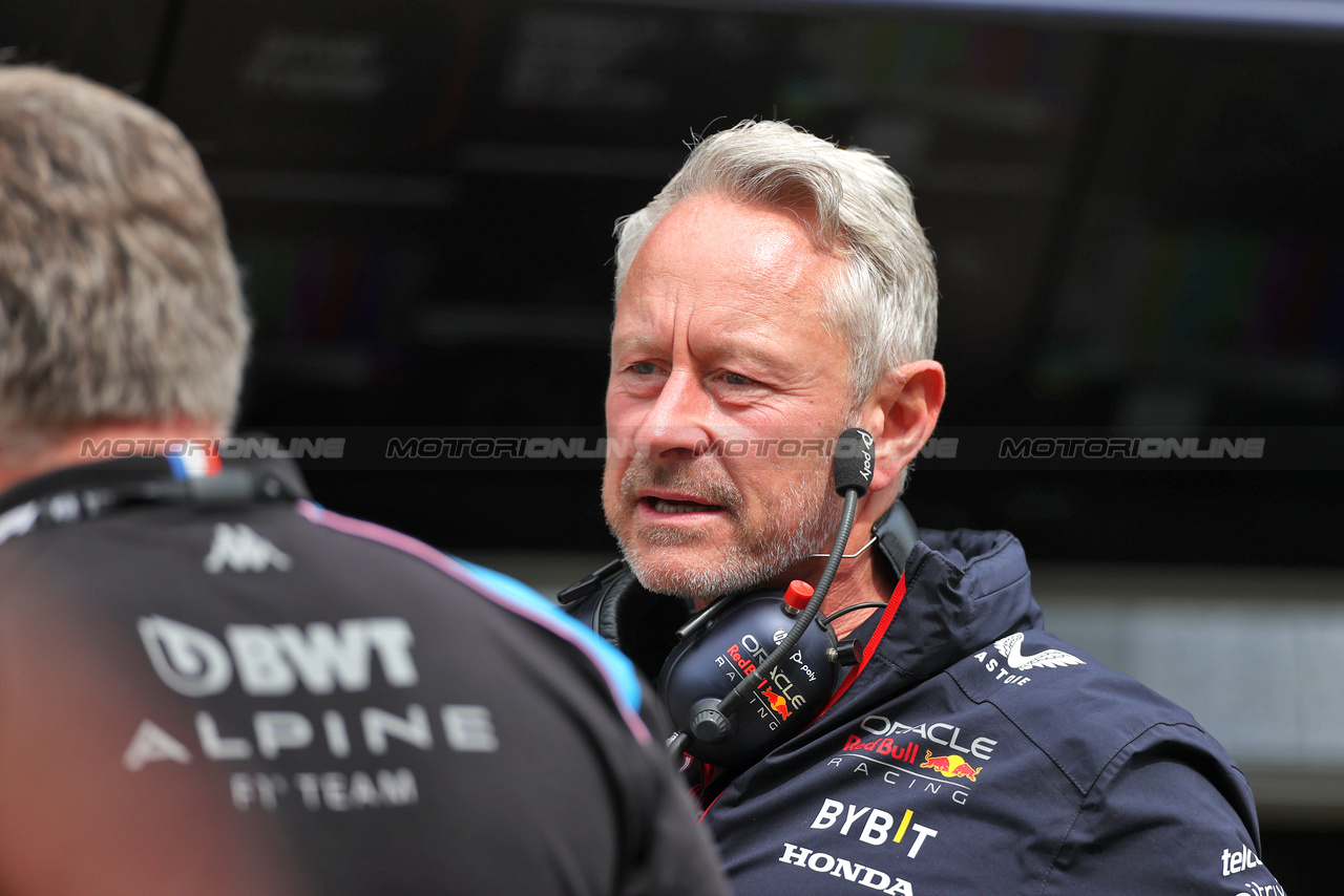 GP GRAN BRETAGNA, Jonathan Wheatley (GBR) Red Bull Racing Team Manager.

08.07.2023. Formula 1 World Championship, Rd 11, British Grand Prix, Silverstone, England, Qualifiche Day.

- www.xpbimages.com, EMail: requests@xpbimages.com © Copyright: Staley / XPB Images