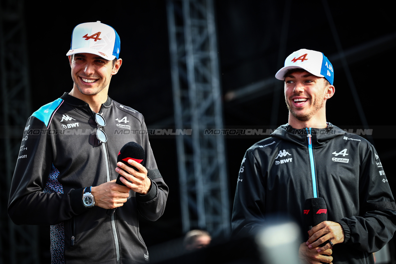 GP GRAN BRETAGNA, Esteban Ocon (FRA), Alpine F1 Team e Pierre Gasly (FRA), Alpine F1 Team 
08.07.2023. Formula 1 World Championship, Rd 11, British Grand Prix, Silverstone, England, Qualifiche Day.
- www.xpbimages.com, EMail: requests@xpbimages.com © Copyright: Charniaux / XPB Images