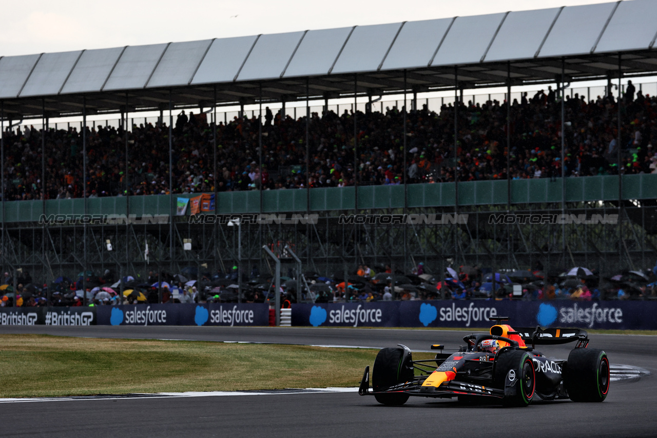 GP GRAN BRETAGNA, Max Verstappen (NLD) Red Bull Racing RB19.

08.07.2023. Formula 1 World Championship, Rd 11, British Grand Prix, Silverstone, England, Qualifiche Day.

 - www.xpbimages.com, EMail: requests@xpbimages.com © Copyright: Coates / XPB Images