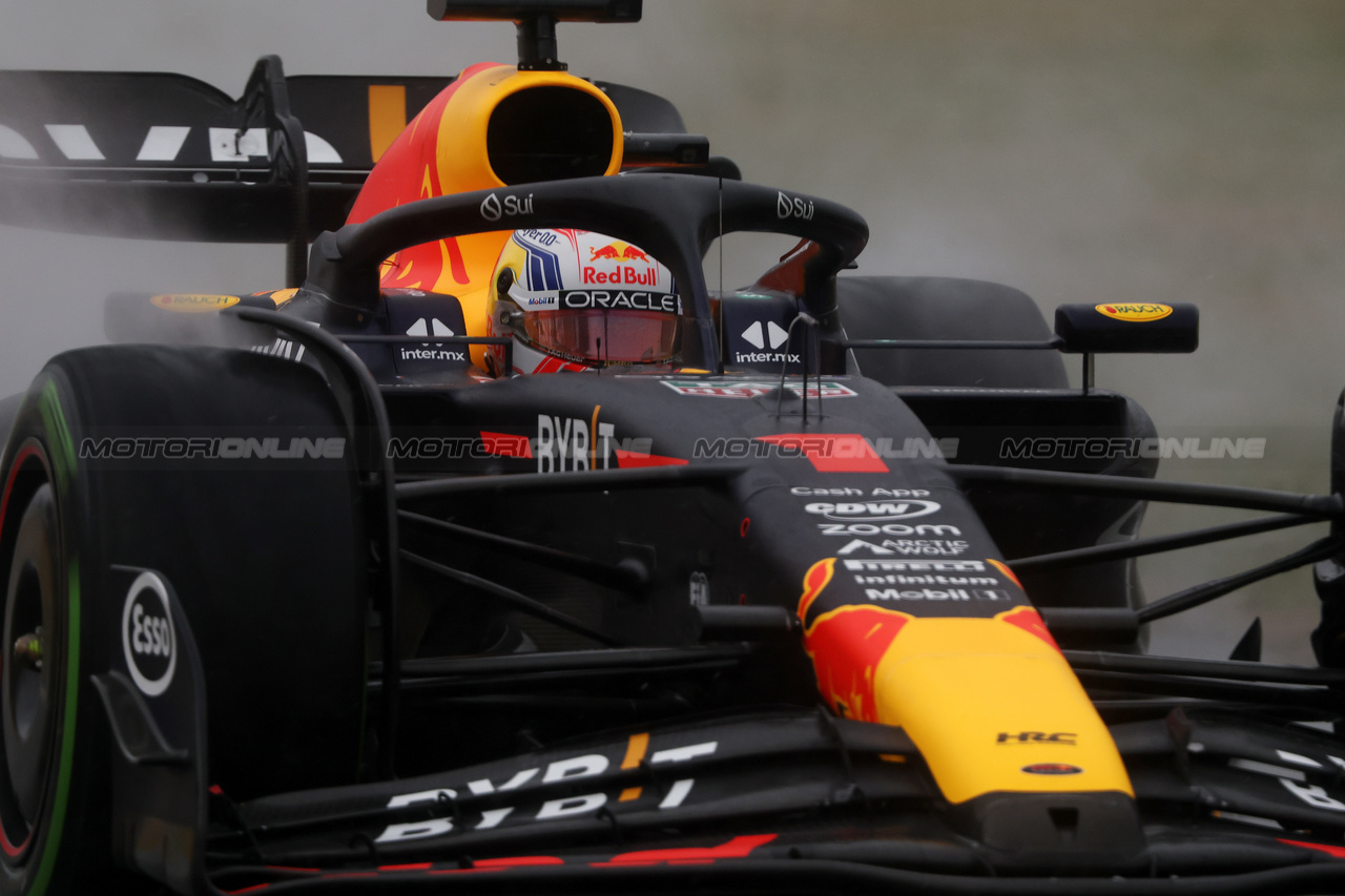 GP GRAN BRETAGNA, Max Verstappen (NLD) Red Bull Racing RB19.

08.07.2023. Formula 1 World Championship, Rd 11, British Grand Prix, Silverstone, England, Qualifiche Day.

- www.xpbimages.com, EMail: requests@xpbimages.com © Copyright: Bearne / XPB Images