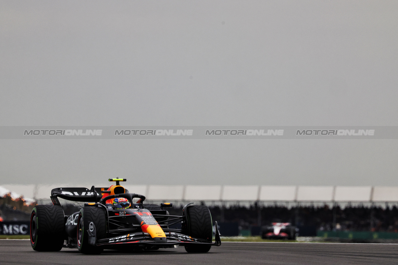 GP GRAN BRETAGNA, Sergio Perez (MEX) Red Bull Racing RB19.

08.07.2023. Formula 1 World Championship, Rd 11, British Grand Prix, Silverstone, England, Qualifiche Day.

- www.xpbimages.com, EMail: requests@xpbimages.com © Copyright: Bearne / XPB Images