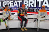 GP GRAN BRETAGNA, (L to R): Lando Norris (GBR) McLaren with Max Verstappen (NLD) Red Bull Racing e Oscar Piastri (AUS) McLaren in the post qualifying FIA Press Conference.
08.07.2023. Formula 1 World Championship, Rd 11, British Grand Prix, Silverstone, England, Qualifiche Day.
- www.xpbimages.com, EMail: requests@xpbimages.com © Copyright: Staley / XPB Images