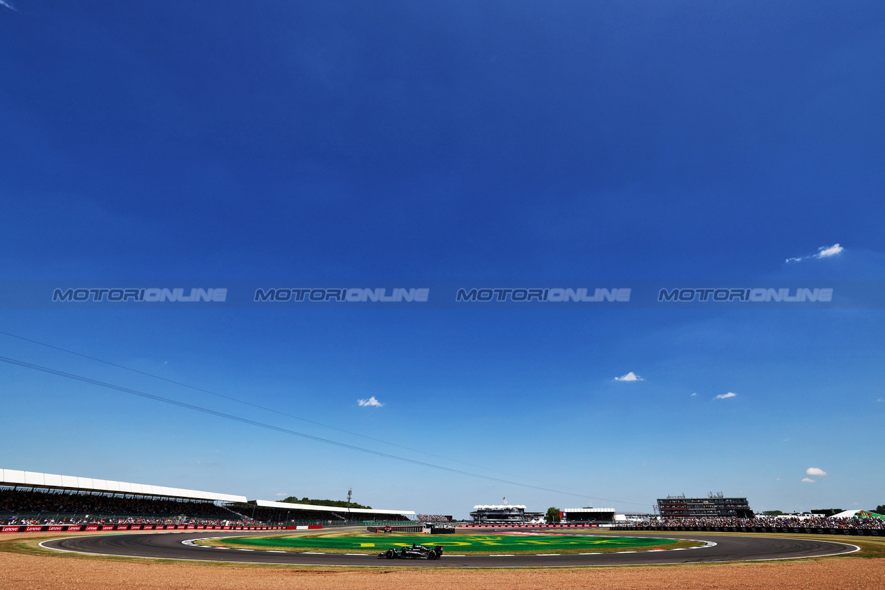 GP GRAN BRETAGNA, George Russell (GBR) Mercedes AMG F1 W14.

07.07.2023. Formula 1 World Championship, Rd 11, British Grand Prix, Silverstone, England, Practice Day.

 - www.xpbimages.com, EMail: requests@xpbimages.com © Copyright: Coates / XPB Images