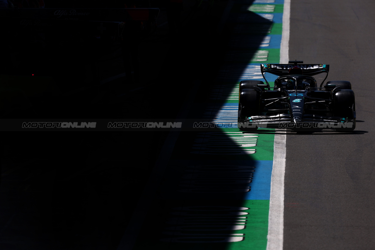 GP GRAN BRETAGNA, George Russell (GBR), Mercedes AMG F1 
07.07.2023. Formula 1 World Championship, Rd 11, British Grand Prix, Silverstone, England, Practice Day.
- www.xpbimages.com, EMail: requests@xpbimages.com © Copyright: Charniaux / XPB Images