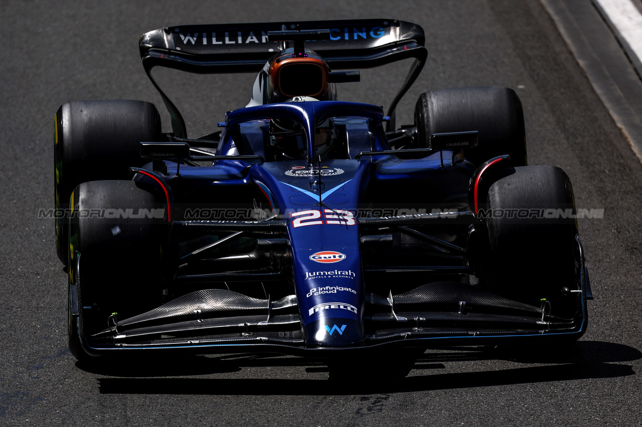 GP GRAN BRETAGNA, Alex Albon (THA), Williams F1 Team 
07.07.2023. Formula 1 World Championship, Rd 11, British Grand Prix, Silverstone, England, Practice Day.
- www.xpbimages.com, EMail: requests@xpbimages.com © Copyright: Charniaux / XPB Images