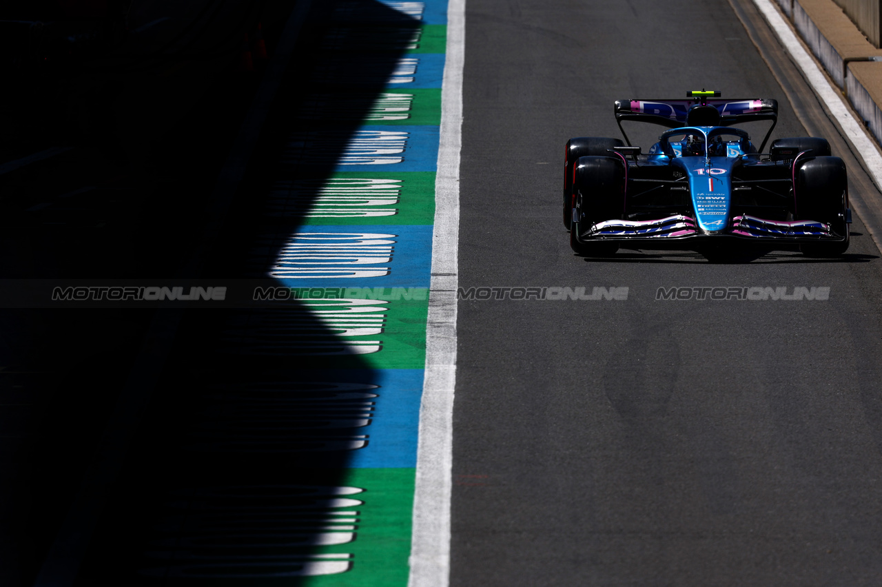 GP GRAN BRETAGNA, Pierre Gasly (FRA), Alpine F1 Team 
07.07.2023. Formula 1 World Championship, Rd 11, British Grand Prix, Silverstone, England, Practice Day.
- www.xpbimages.com, EMail: requests@xpbimages.com © Copyright: Charniaux / XPB Images