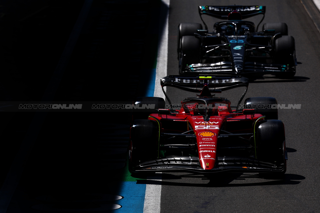 GP GRAN BRETAGNA, Carlos Sainz Jr (ESP), Ferrari 
07.07.2023. Formula 1 World Championship, Rd 11, British Grand Prix, Silverstone, England, Practice Day.
- www.xpbimages.com, EMail: requests@xpbimages.com © Copyright: Charniaux / XPB Images