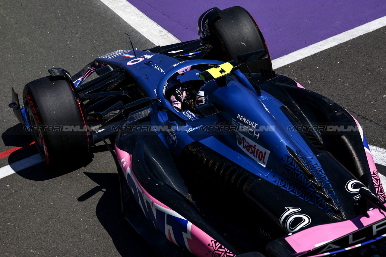 GP GRAN BRETAGNA, Pierre Gasly (FRA), Alpine F1 Team 
07.07.2023. Formula 1 World Championship, Rd 11, British Grand Prix, Silverstone, England, Practice Day.
- www.xpbimages.com, EMail: requests@xpbimages.com © Copyright: Charniaux / XPB Images
