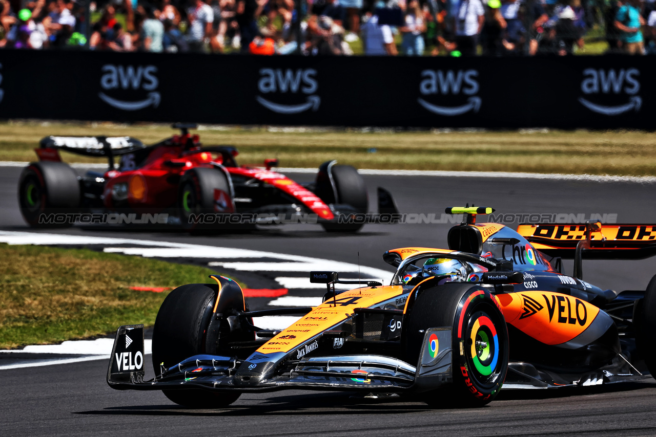 GP GRAN BRETAGNA, Lando Norris (GBR) McLaren MCL60.

07.07.2023. Formula 1 World Championship, Rd 11, British Grand Prix, Silverstone, England, Practice Day.

 - www.xpbimages.com, EMail: requests@xpbimages.com © Copyright: Coates / XPB Images