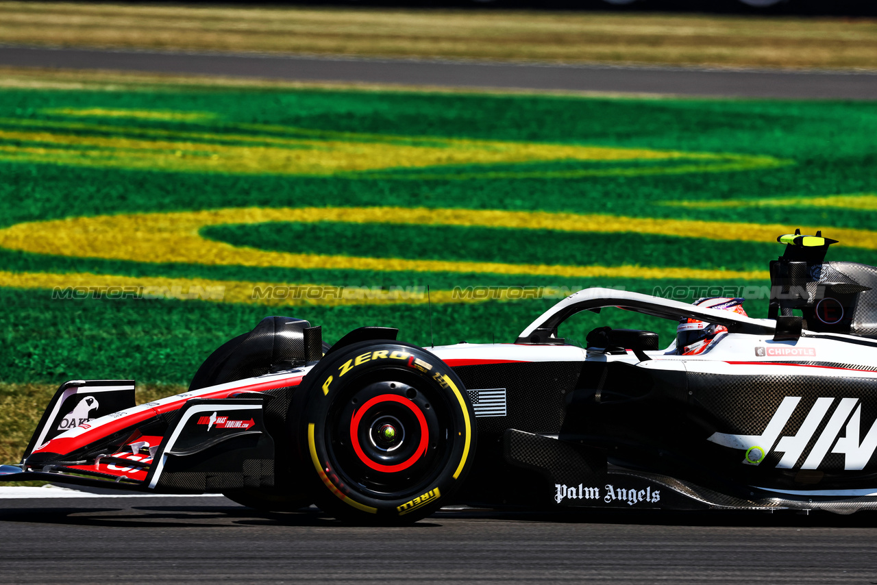GP GRAN BRETAGNA, Nico Hulkenberg (GER) Haas VF-23.

07.07.2023. Formula 1 World Championship, Rd 11, British Grand Prix, Silverstone, England, Practice Day.

 - www.xpbimages.com, EMail: requests@xpbimages.com © Copyright: Coates / XPB Images
