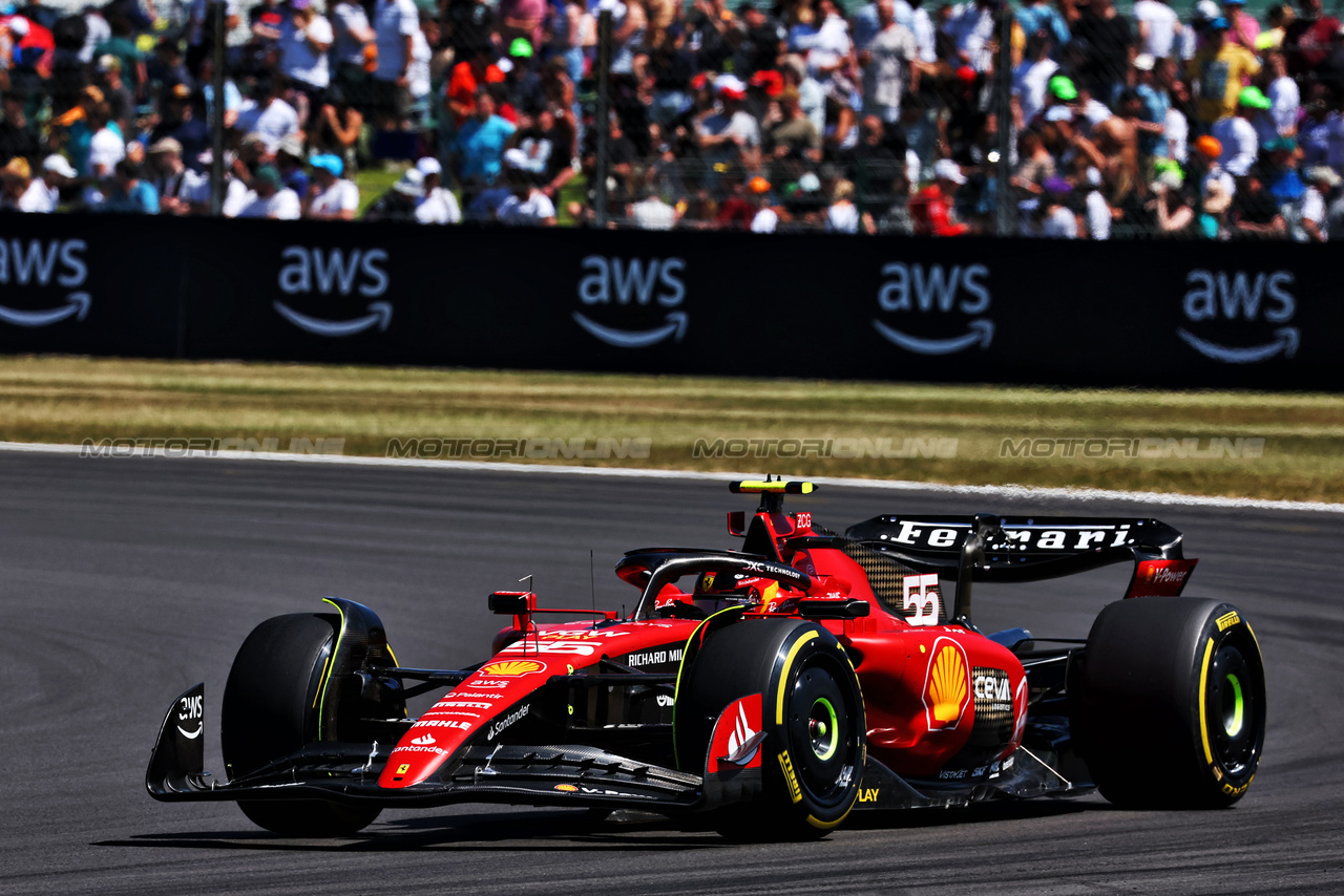 GP GRAN BRETAGNA, Carlos Sainz Jr (ESP) Ferrari SF-23.

07.07.2023. Formula 1 World Championship, Rd 11, British Grand Prix, Silverstone, England, Practice Day.

 - www.xpbimages.com, EMail: requests@xpbimages.com © Copyright: Coates / XPB Images
