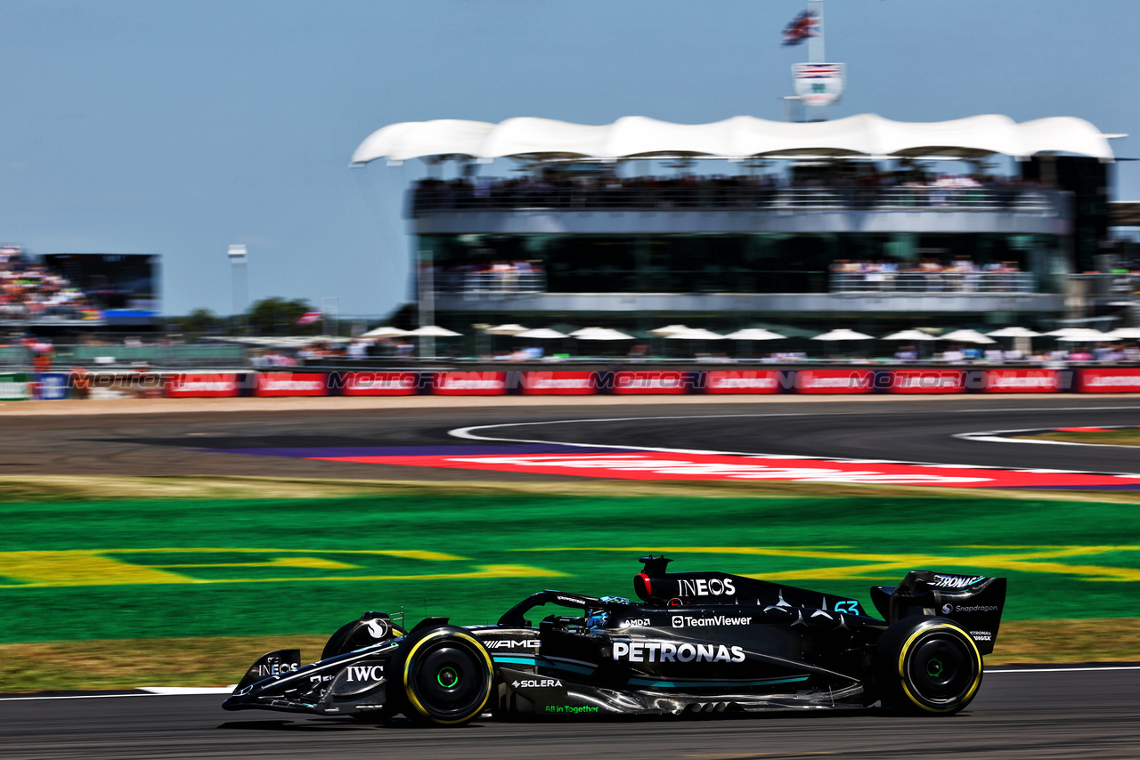 GP GRAN BRETAGNA, George Russell (GBR) Mercedes AMG F1 W14.

07.07.2023. Formula 1 World Championship, Rd 11, British Grand Prix, Silverstone, England, Practice Day.

 - www.xpbimages.com, EMail: requests@xpbimages.com © Copyright: Coates / XPB Images