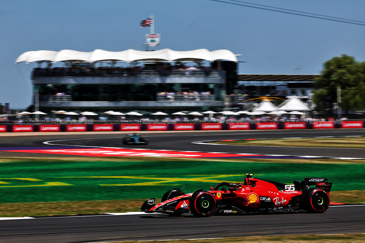 GP GRAN BRETAGNA, Carlos Sainz Jr (ESP) Ferrari SF-23.

07.07.2023. Formula 1 World Championship, Rd 11, British Grand Prix, Silverstone, England, Practice Day.

 - www.xpbimages.com, EMail: requests@xpbimages.com © Copyright: Coates / XPB Images