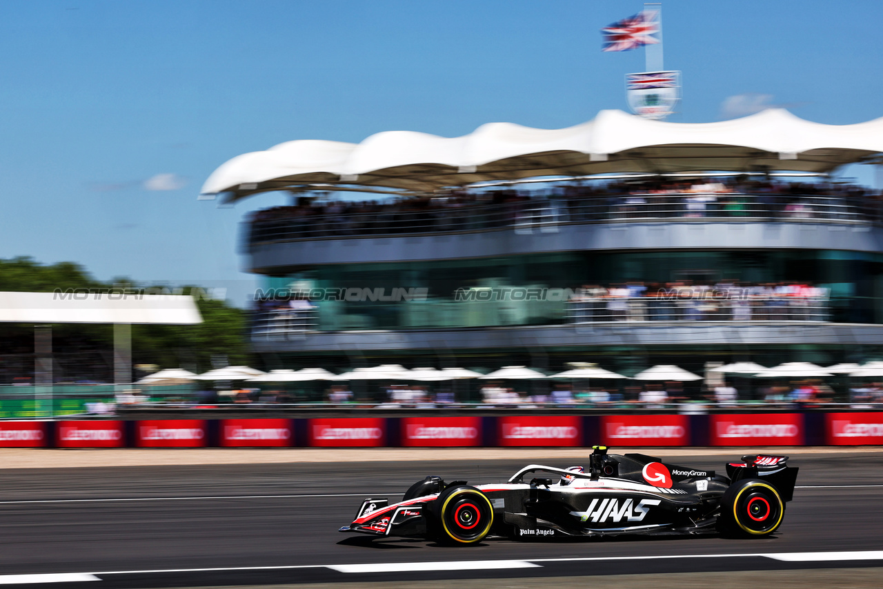 GP GRAN BRETAGNA, Nico Hulkenberg (GER) Haas VF-23.

07.07.2023. Formula 1 World Championship, Rd 11, British Grand Prix, Silverstone, England, Practice Day.

 - www.xpbimages.com, EMail: requests@xpbimages.com © Copyright: Coates / XPB Images
