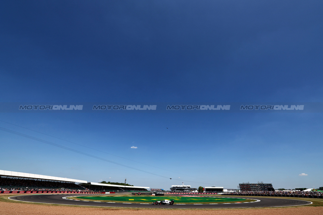 GP GRAN BRETAGNA, Nyck de Vries (NLD) AlphaTauri AT04.

07.07.2023. Formula 1 World Championship, Rd 11, British Grand Prix, Silverstone, England, Practice Day.

 - www.xpbimages.com, EMail: requests@xpbimages.com © Copyright: Coates / XPB Images