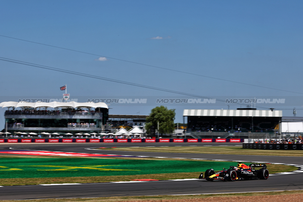 GP GRAN BRETAGNA, Max Verstappen (NLD) Red Bull Racing RB19.

07.07.2023. Formula 1 World Championship, Rd 11, British Grand Prix, Silverstone, England, Practice Day.

 - www.xpbimages.com, EMail: requests@xpbimages.com © Copyright: Coates / XPB Images