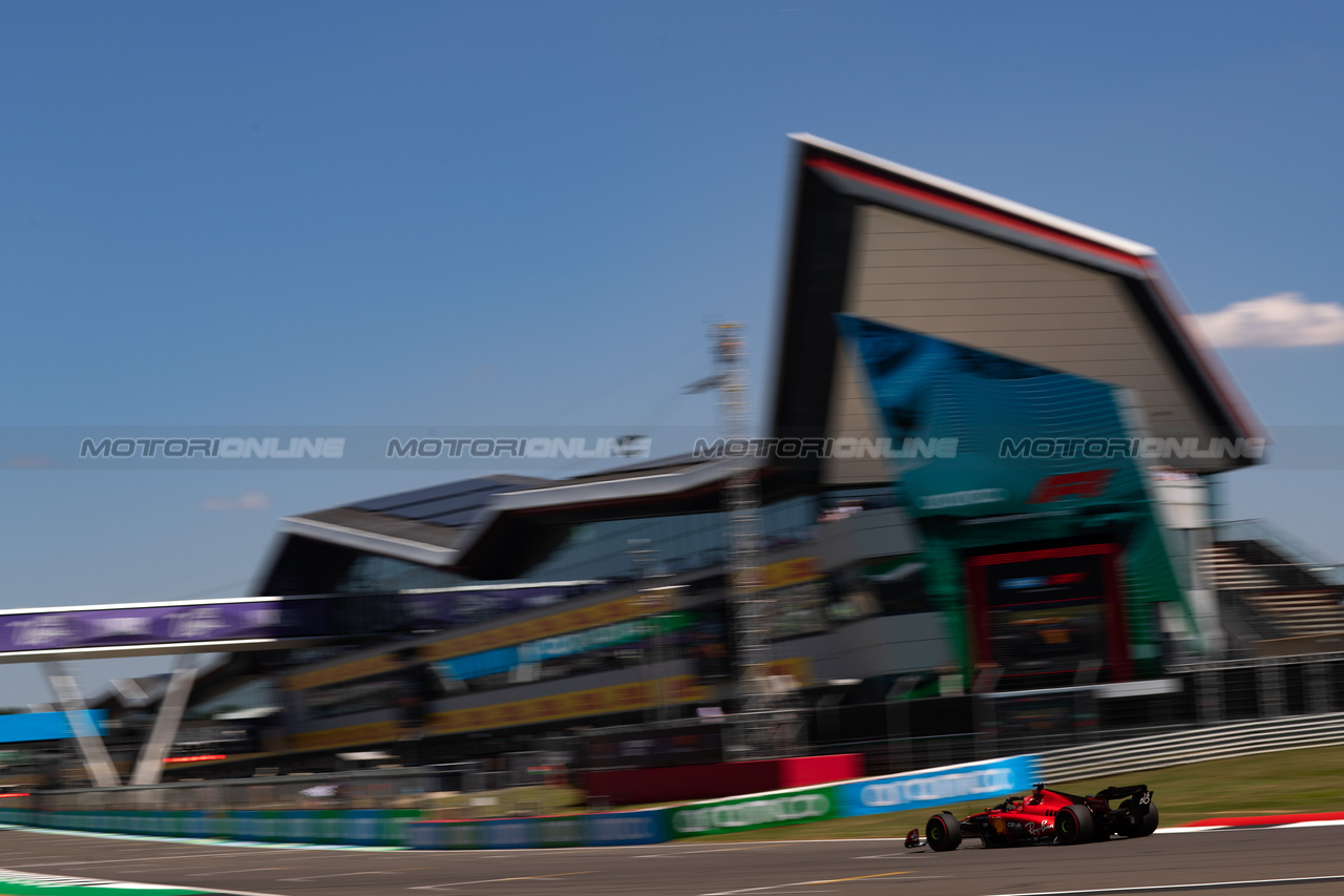GP GRAN BRETAGNA, Charles Leclerc (MON) Ferrari SF-23.

07.07.2023. Formula 1 World Championship, Rd 11, British Grand Prix, Silverstone, England, Practice Day.

- www.xpbimages.com, EMail: requests@xpbimages.com © Copyright: Staley / XPB Images