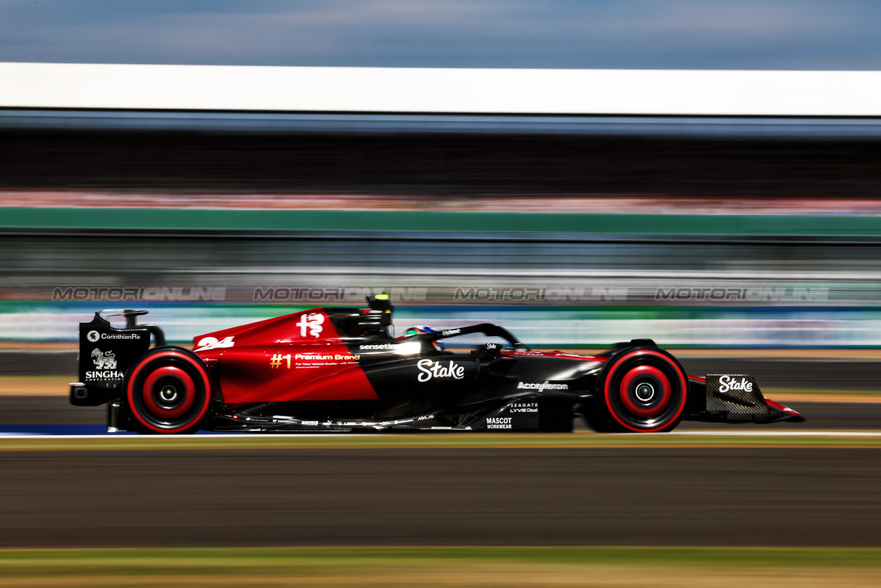 GP GRAN BRETAGNA, Zhou Guanyu (CHN) Alfa Romeo F1 Team C43.

07.07.2023. Formula 1 World Championship, Rd 11, British Grand Prix, Silverstone, England, Practice Day.

 - www.xpbimages.com, EMail: requests@xpbimages.com © Copyright: Coates / XPB Images