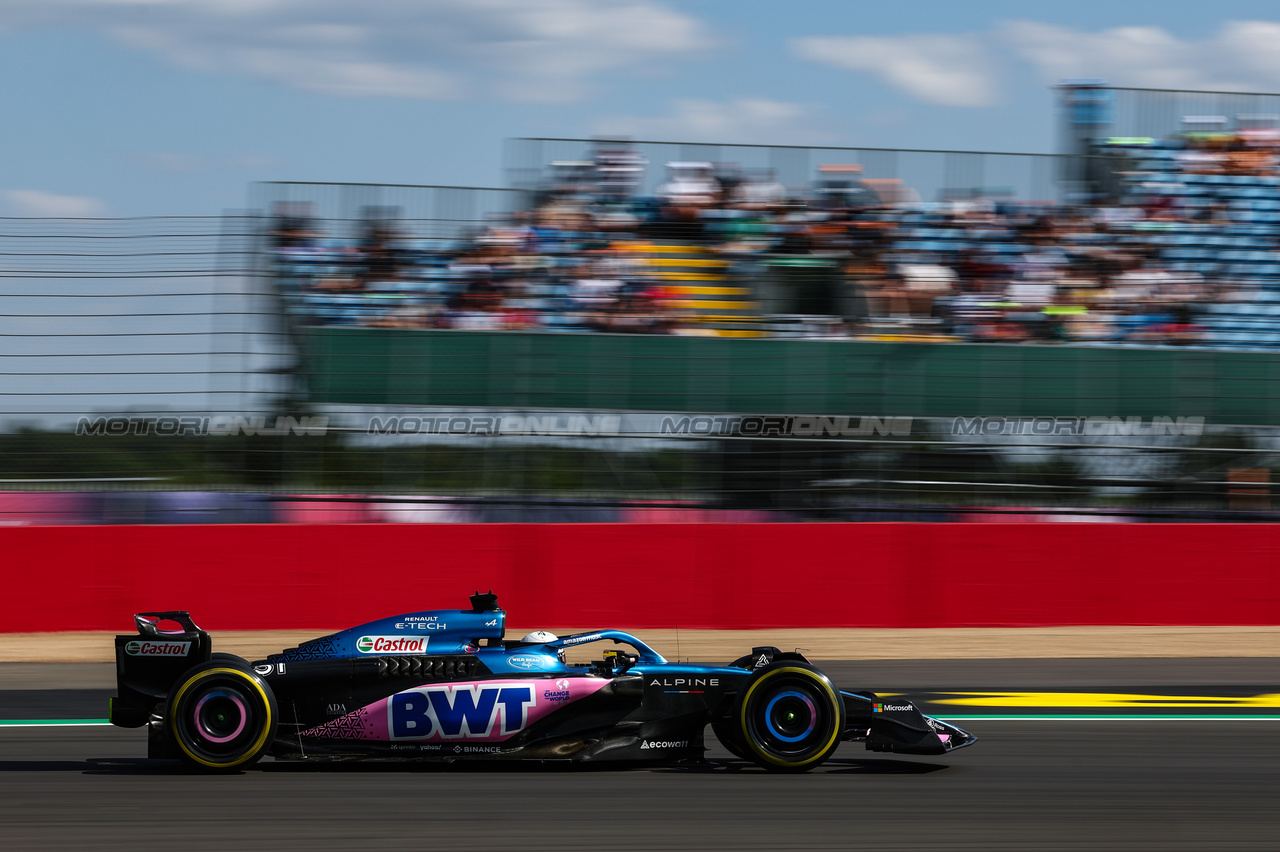 GP GRAN BRETAGNA, Esteban Ocon (FRA), Alpine F1 Team 
07.07.2023. Formula 1 World Championship, Rd 11, British Grand Prix, Silverstone, England, Practice Day.
- www.xpbimages.com, EMail: requests@xpbimages.com © Copyright: Charniaux / XPB Images