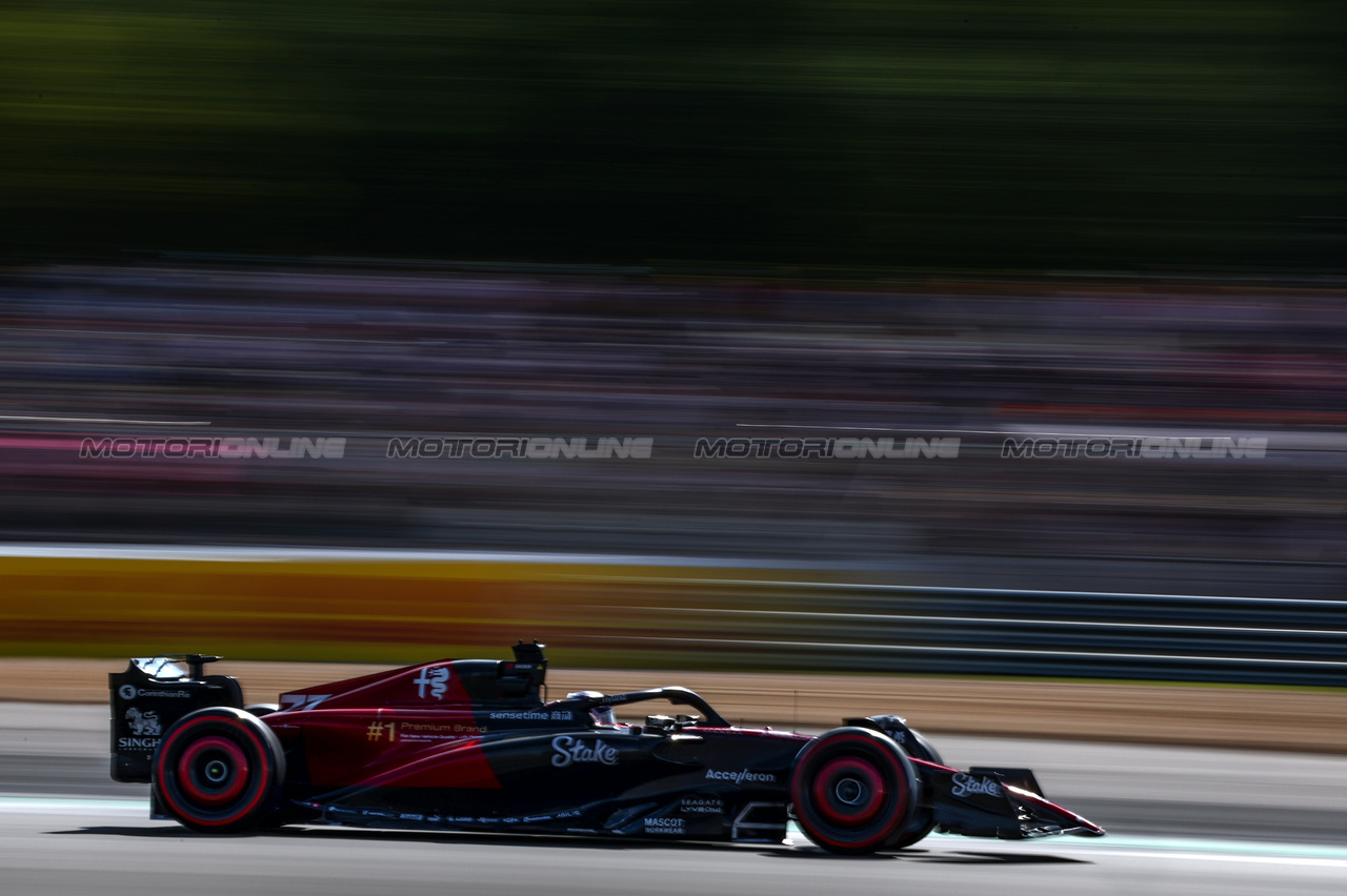GP GRAN BRETAGNA, Valtteri Bottas (FIN), Alfa Romeo Racing 
07.07.2023. Formula 1 World Championship, Rd 11, British Grand Prix, Silverstone, England, Practice Day.
- www.xpbimages.com, EMail: requests@xpbimages.com © Copyright: Charniaux / XPB Images