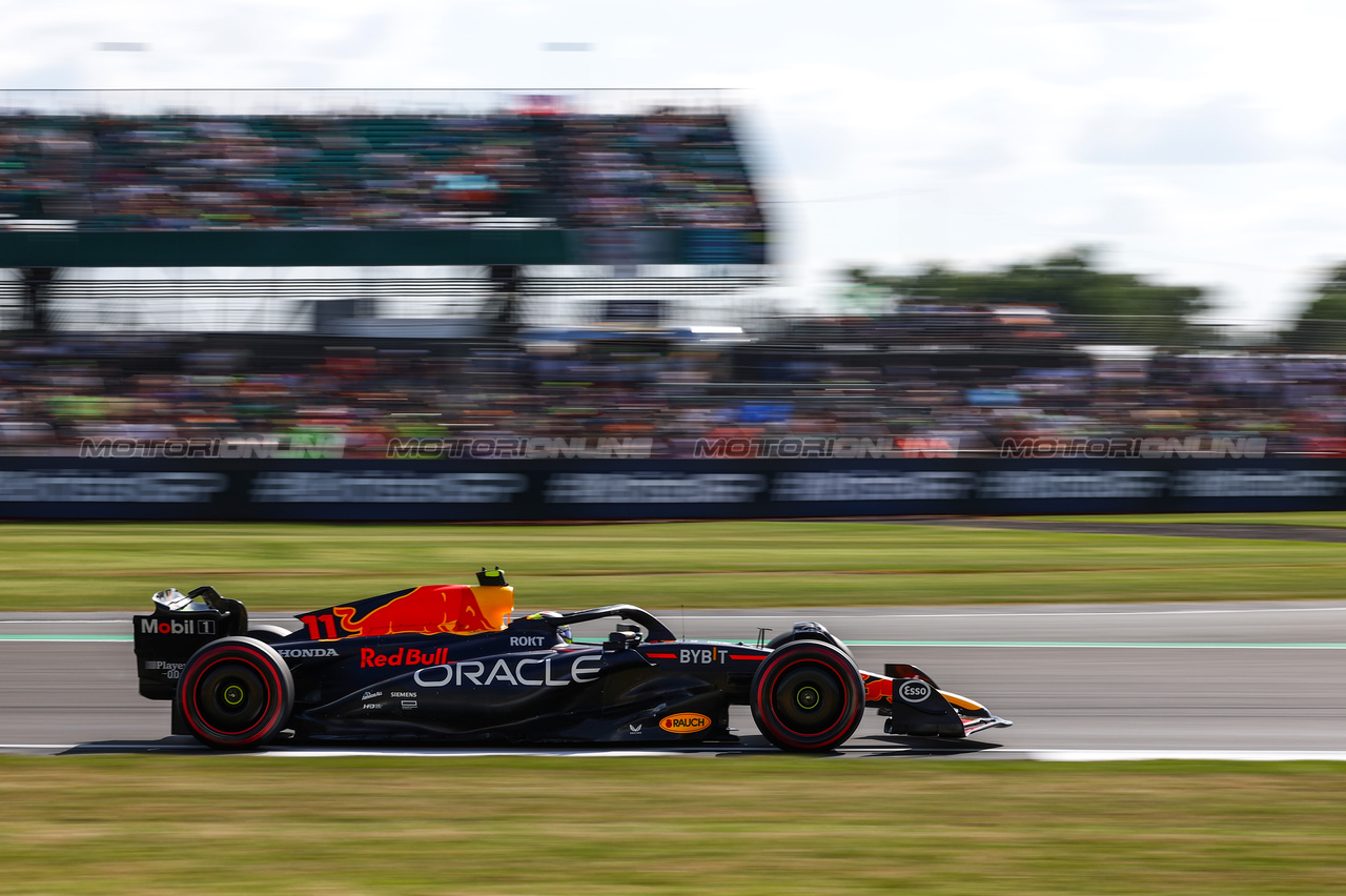 GP GRAN BRETAGNA, Sergio Perez (MEX), Red Bull Racing 
07.07.2023. Formula 1 World Championship, Rd 11, British Grand Prix, Silverstone, England, Practice Day.
- www.xpbimages.com, EMail: requests@xpbimages.com © Copyright: Charniaux / XPB Images
