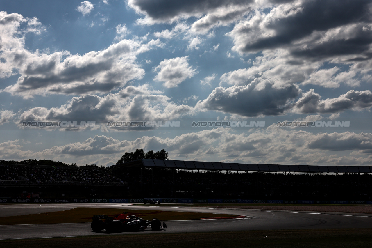 GP GRAN BRETAGNA, Max Verstappen (NLD), Red Bull Racing 
07.07.2023. Formula 1 World Championship, Rd 11, British Grand Prix, Silverstone, England, Practice Day.
- www.xpbimages.com, EMail: requests@xpbimages.com © Copyright: Charniaux / XPB Images