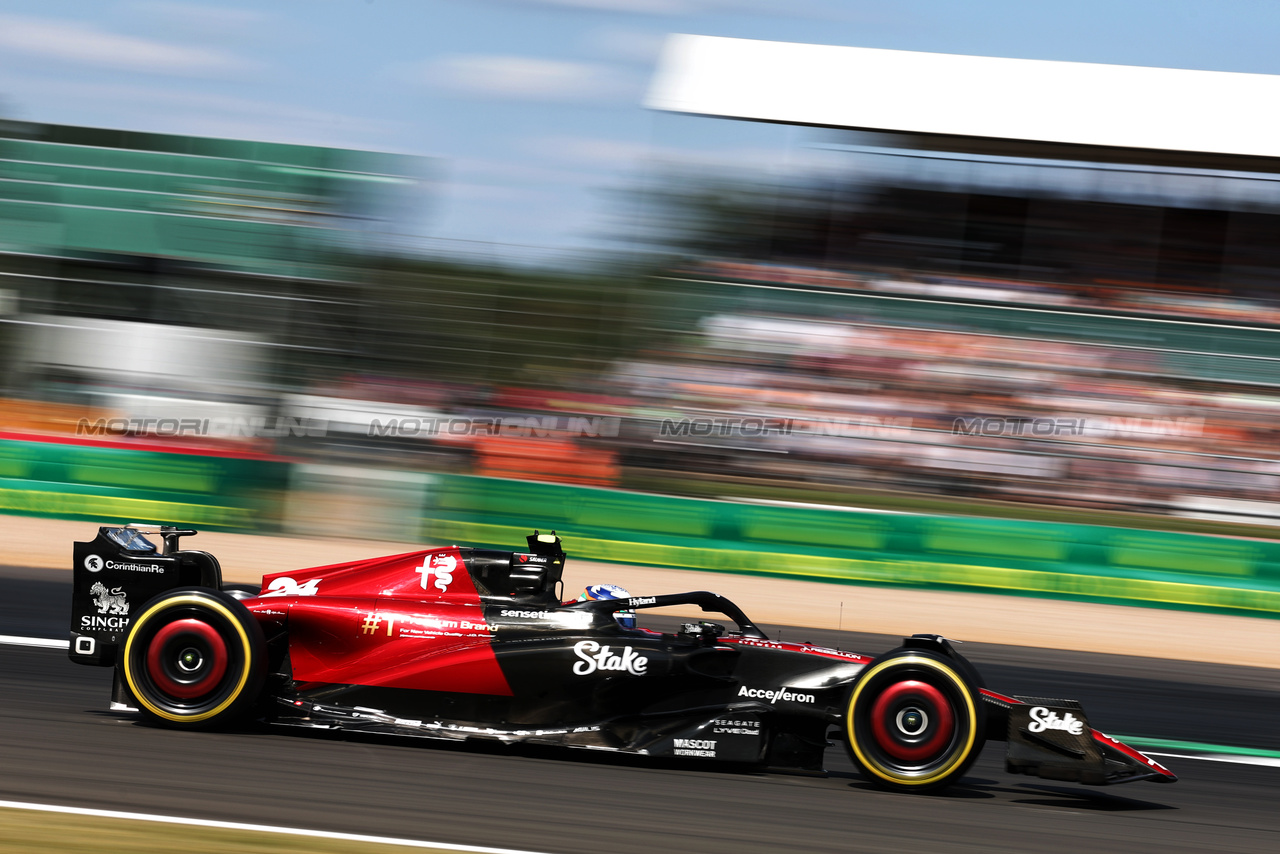 GP GRAN BRETAGNA, Zhou Guanyu (CHN) Alfa Romeo F1 Team C43.

07.07.2023. Formula 1 World Championship, Rd 11, British Grand Prix, Silverstone, England, Practice Day.

- www.xpbimages.com, EMail: requests@xpbimages.com © Copyright: Bearne / XPB Images