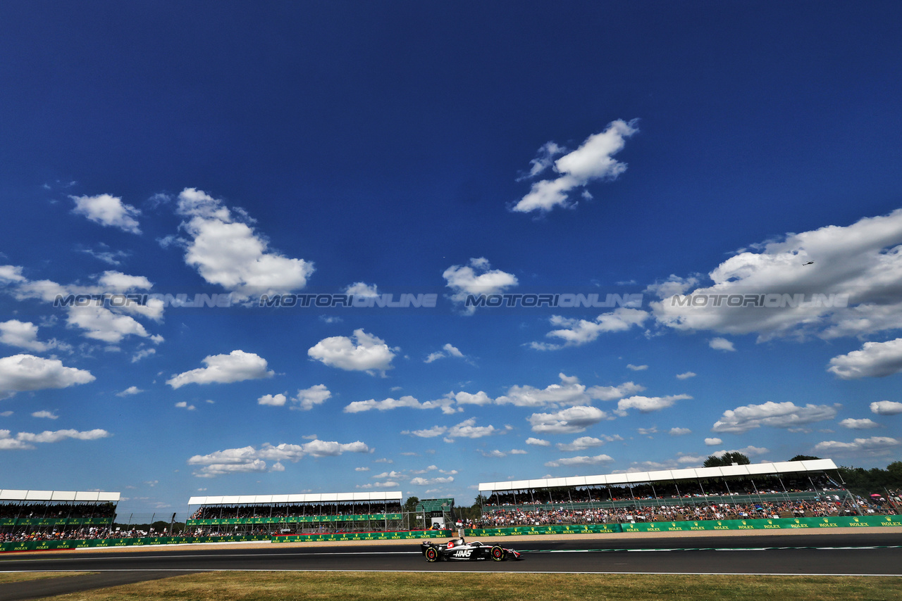 GP GRAN BRETAGNA, Kevin Magnussen (DEN) Haas VF-23.

07.07.2023. Formula 1 World Championship, Rd 11, British Grand Prix, Silverstone, England, Practice Day.

- www.xpbimages.com, EMail: requests@xpbimages.com © Copyright: Bearne / XPB Images