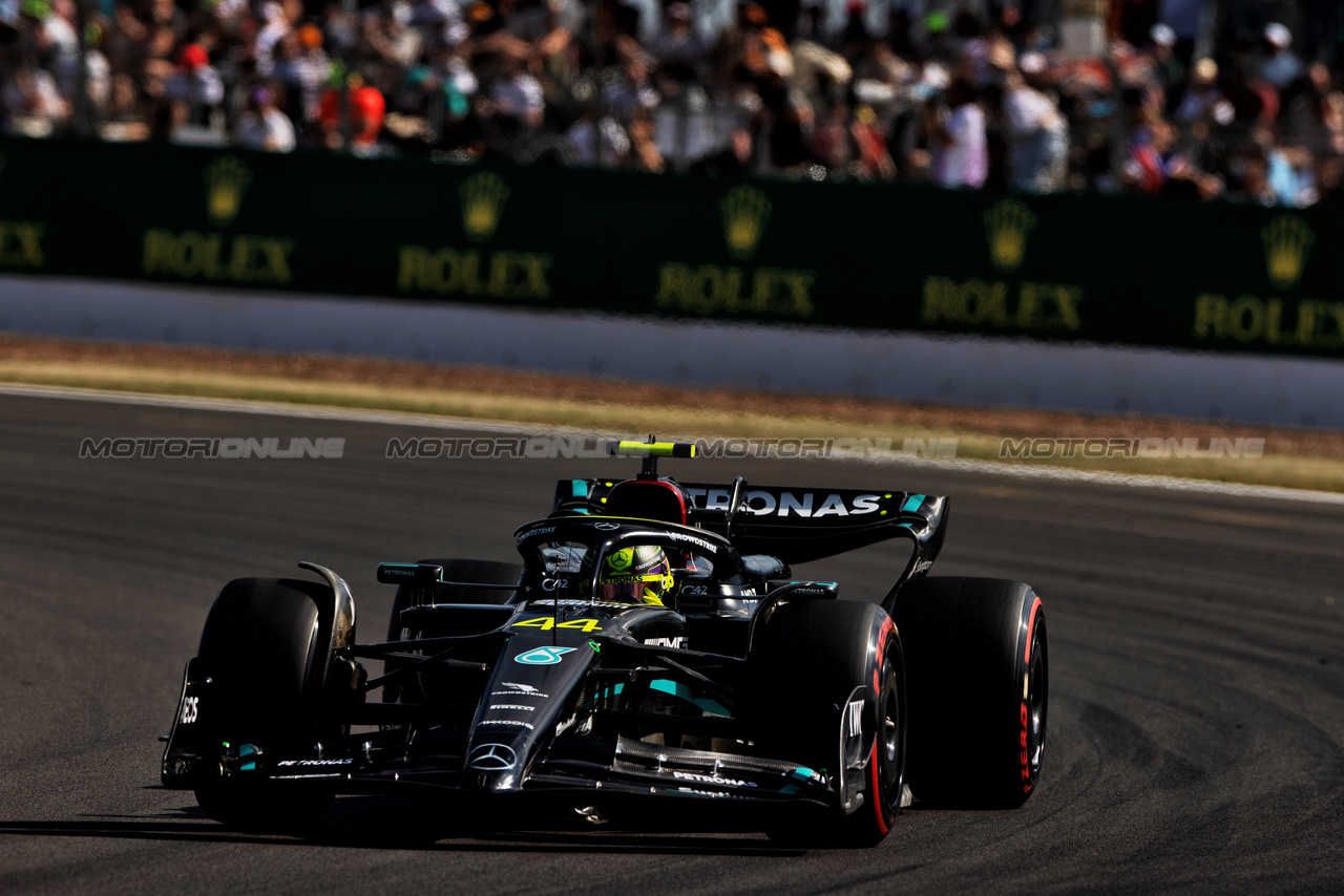 GP GRAN BRETAGNA, Lewis Hamilton (GBR) Mercedes AMG F1 W14.

07.07.2023. Formula 1 World Championship, Rd 11, British Grand Prix, Silverstone, England, Practice Day.

- www.xpbimages.com, EMail: requests@xpbimages.com © Copyright: Staley / XPB Images