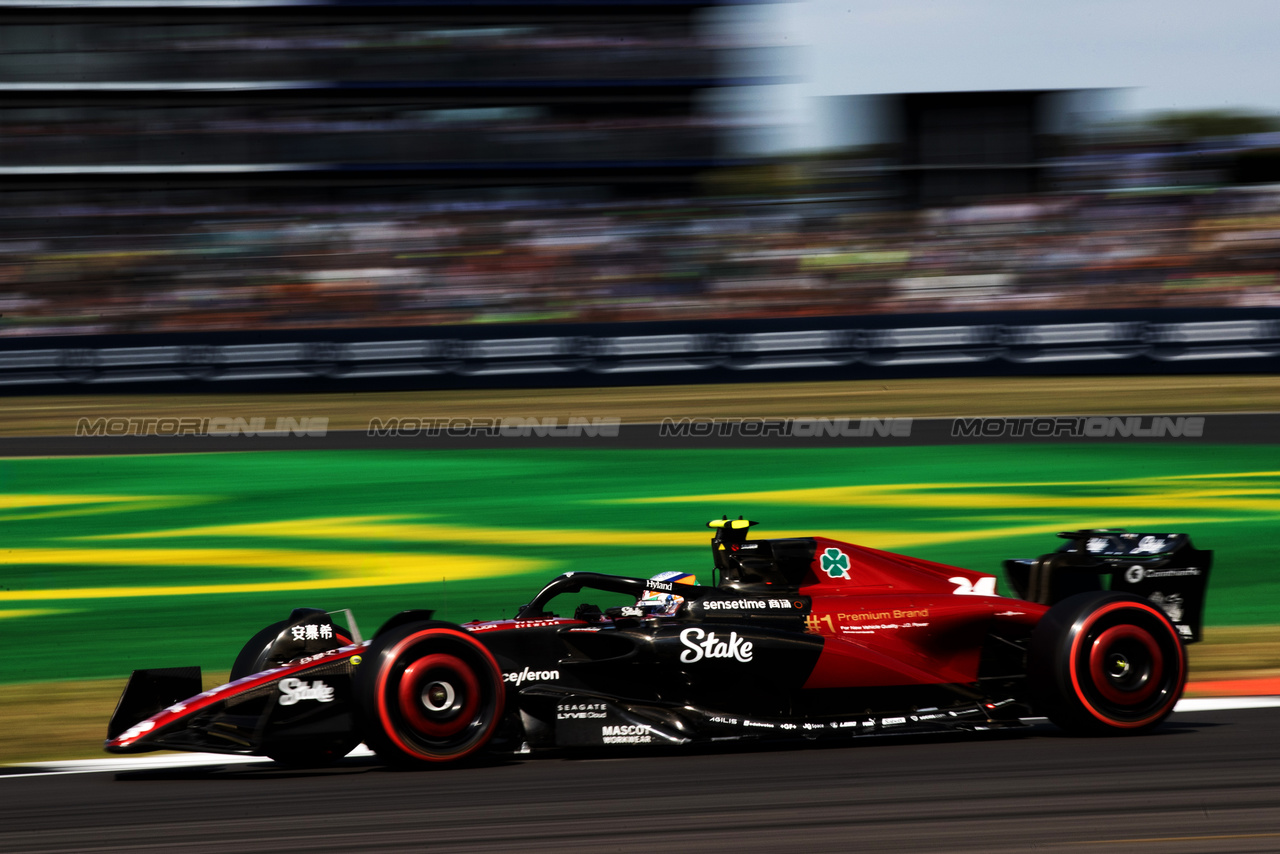 GP GRAN BRETAGNA, Zhou Guanyu (CHN) Alfa Romeo F1 Team C43.

07.07.2023. Formula 1 World Championship, Rd 11, British Grand Prix, Silverstone, England, Practice Day.

- www.xpbimages.com, EMail: requests@xpbimages.com © Copyright: Staley / XPB Images