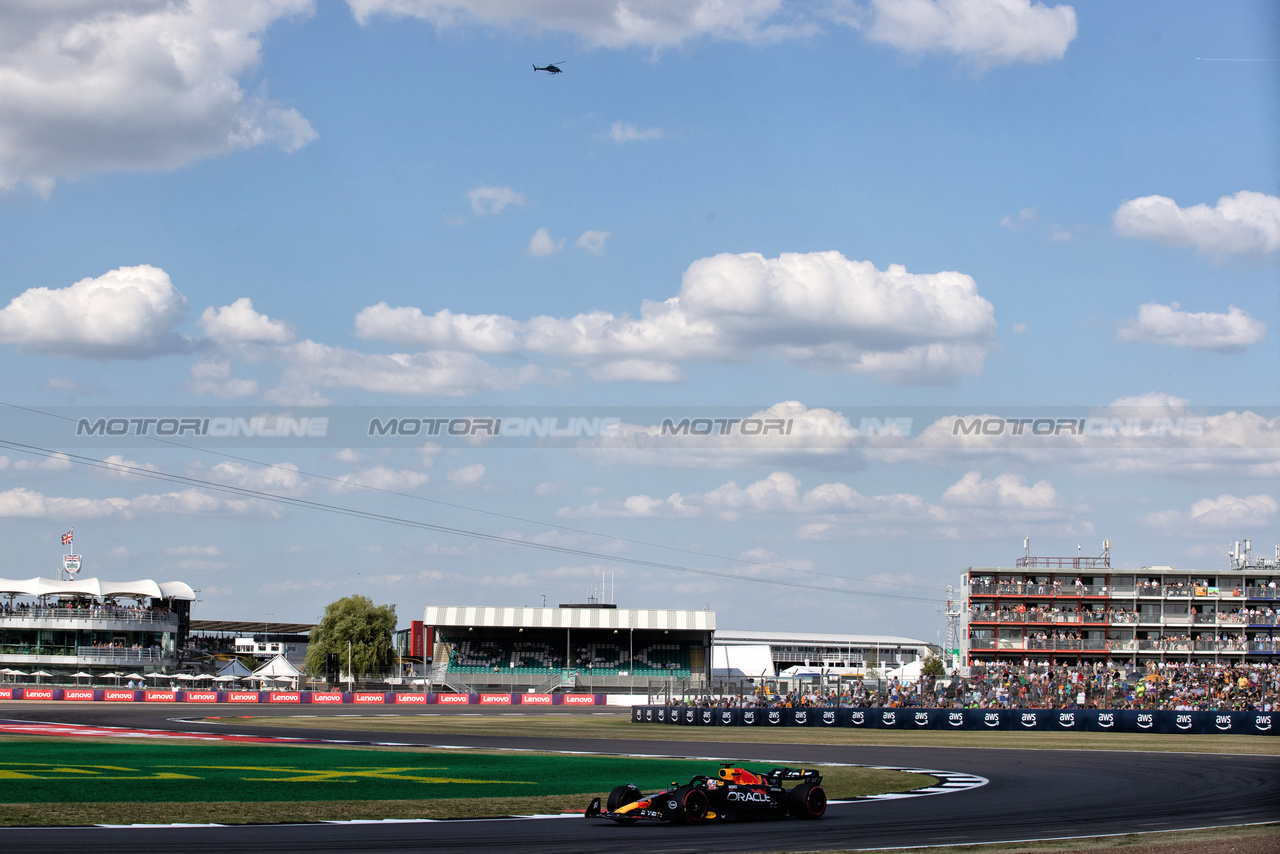 GP GRAN BRETAGNA, Max Verstappen (NLD) Red Bull Racing RB19.

07.07.2023. Formula 1 World Championship, Rd 11, British Grand Prix, Silverstone, England, Practice Day.

- www.xpbimages.com, EMail: requests@xpbimages.com © Copyright: Staley / XPB Images