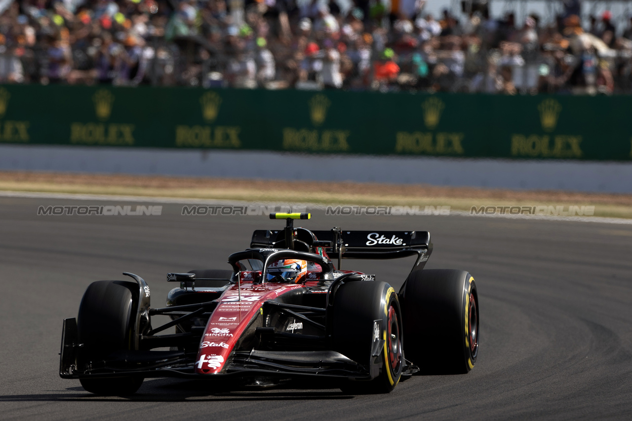 GP GRAN BRETAGNA, Zhou Guanyu (CHN) Alfa Romeo F1 Team C43.

07.07.2023. Formula 1 World Championship, Rd 11, British Grand Prix, Silverstone, England, Practice Day.

- www.xpbimages.com, EMail: requests@xpbimages.com © Copyright: Staley / XPB Images