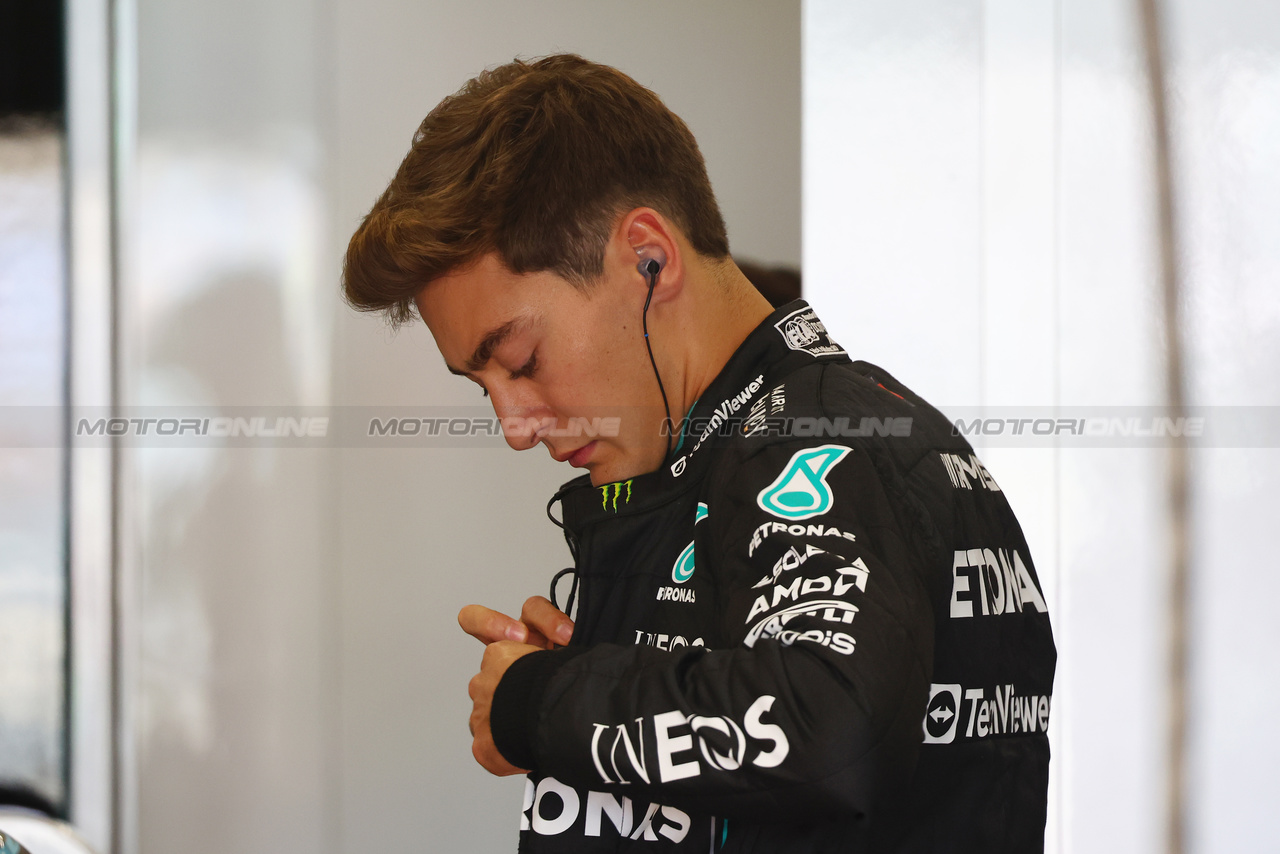 GP GRAN BRETAGNA, George Russell (GBR) Mercedes AMG F1.

07.07.2023. Formula 1 World Championship, Rd 11, British Grand Prix, Silverstone, England, Practice Day.

- www.xpbimages.com, EMail: requests@xpbimages.com © Copyright: Batchelor / XPB Images