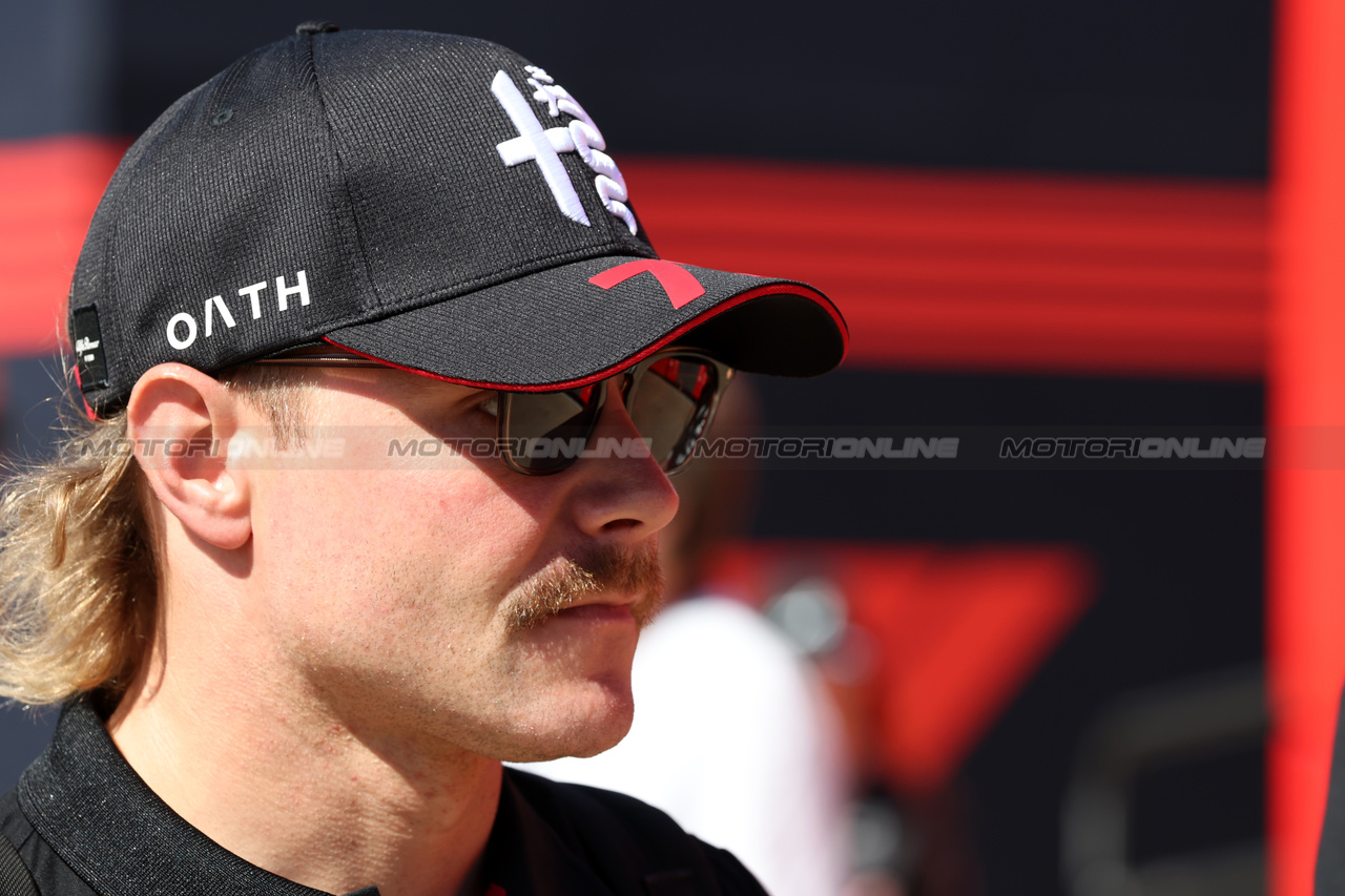 GP GRAN BRETAGNA, Valtteri Bottas (FIN) Alfa Romeo F1 Team.

07.07.2023. Formula 1 World Championship, Rd 11, British Grand Prix, Silverstone, England, Practice Day.

 - www.xpbimages.com, EMail: requests@xpbimages.com © Copyright: Rew / XPB Images