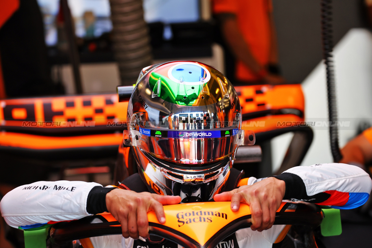 GP GRAN BRETAGNA, Oscar Piastri (AUS) McLaren MCL60.

07.07.2023. Formula 1 World Championship, Rd 11, British Grand Prix, Silverstone, England, Practice Day.

- www.xpbimages.com, EMail: requests@xpbimages.com © Copyright: Batchelor / XPB Images